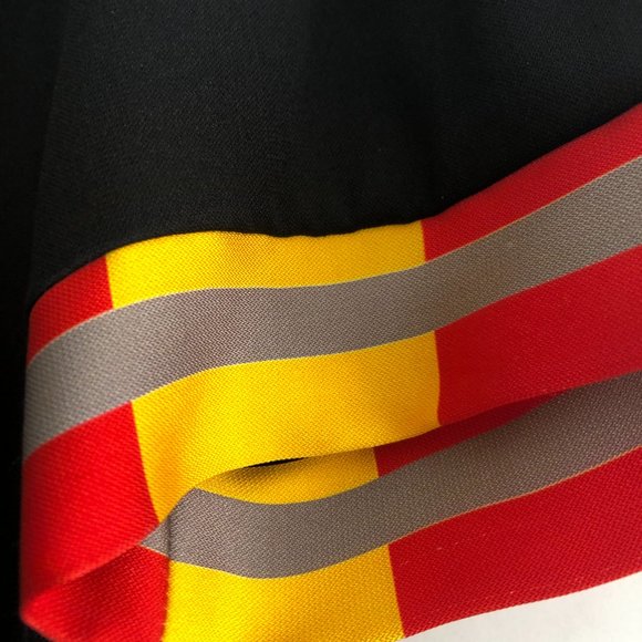 Johnathan Saunders Size 42 US 6 Ladies Dress - Short Sleeved - Patterned Hem - Picture 4 of 7